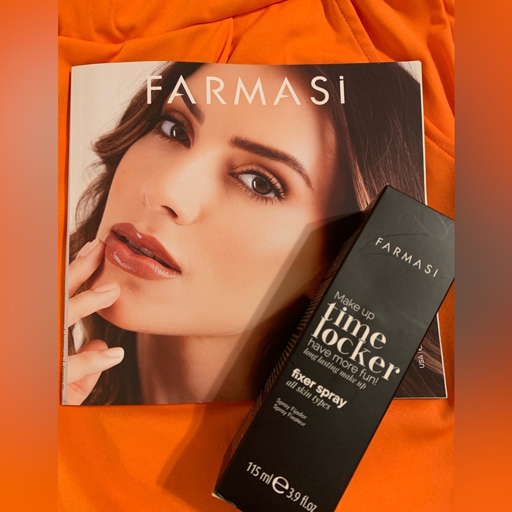 Brand FARMASI MAKEUP TIME LOCKER fixer spray